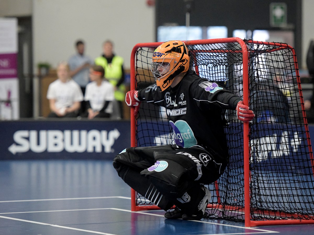 GOALKEEPER TRAINING.